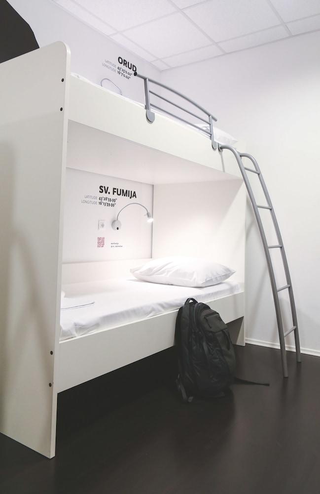 Design Hostel 101 Dalmatinac สปลิท ภายนอก รูปภาพ