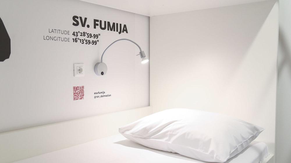 Design Hostel 101 Dalmatinac สปลิท ภายนอก รูปภาพ
