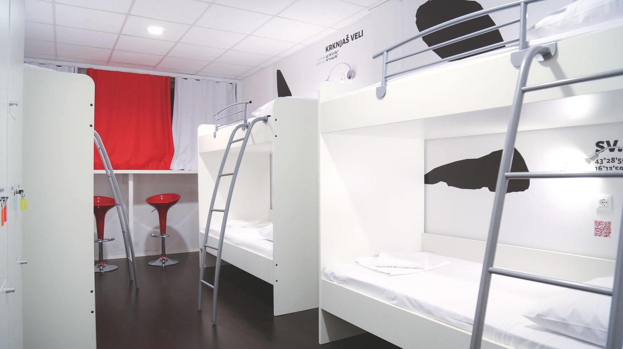 Design Hostel 101 Dalmatinac สปลิท ภายนอก รูปภาพ